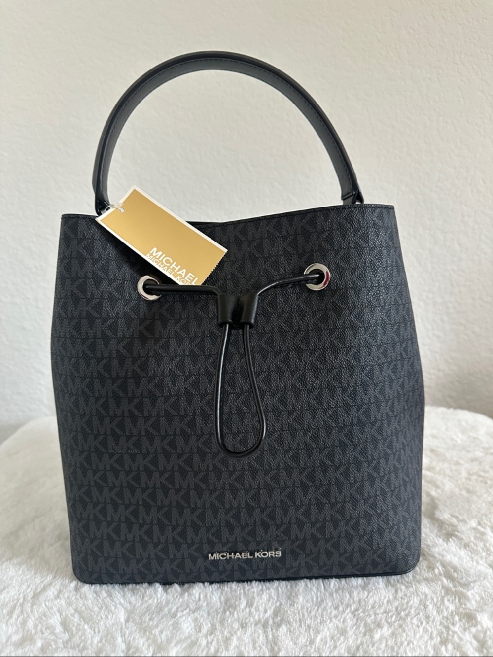 Michael Kors Suri Large Bucket Messenger - New With Tags